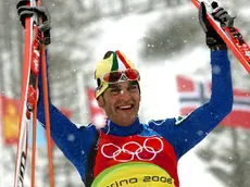 Il sappadino Pietro Piller Cottrer esulta dopo l’oro conquistato nella staffetta 4x10km ai Giochi di Torino 2006