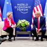 Il presidente degli Stati Uniti Donald Trump con Ursula von der Leyen, presidente della Commissione Ue, in un meeting svoltosi nel 2020 a Davos