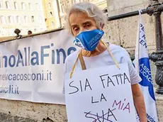 Una protesta per la legge sul fine vita