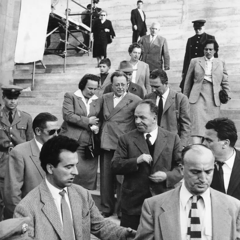 Il malore di Palmiro Togliatti allo Stadio Rocco nel 1955 (foto Ugo Borsatti)