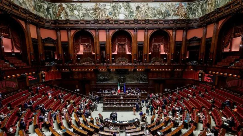 In Parlamento non è stata chiarita la posizione italiana sugli attacchi all’Ue degli esponenti Usa