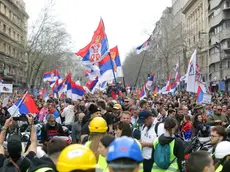 La manifestazione di protesta a Belgrado lo scorso sabato. (Foto Ansa Epa)