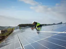 Un parco fotovoltaico in manutenzione