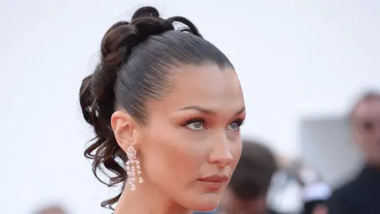 La modella Bella Hadid protagonista della serie The Beauty