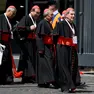 Alcuni cardinali all’uscita dopo una congregazione