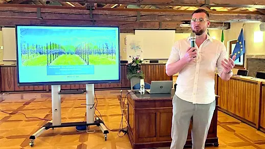 Il vice direttore del Consorzio Prosecco Doc Andrea Battistella durante il suo intervento al convegno di Casarsa