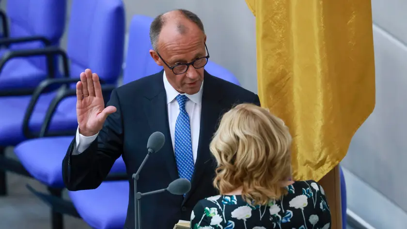 Il giuramento del neocancelliere tedesco Friedrich Merz