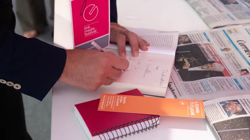 Libri, dediche, gadget, ricordi, testimonianze: anche questo è Link