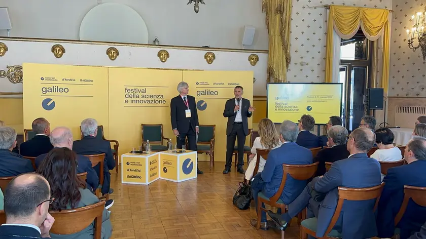 Il direttore editoriale Possamai e il vicedirettore esecutivo Bollis al Galileo Festival (foto Bianchi)