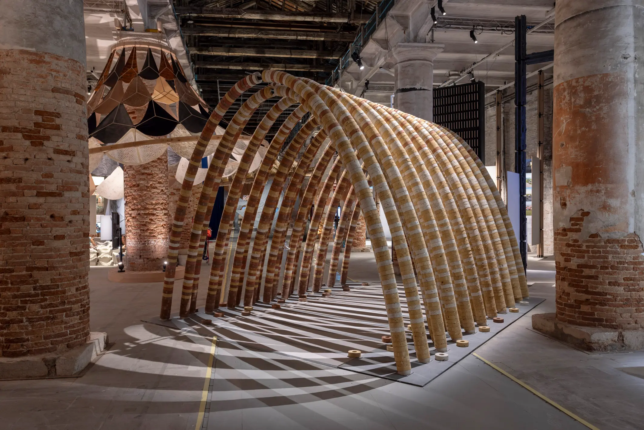 Elephant Chapel, menzione speciale: un santuario per elefanti realizzato con lo sterco degli stessi animali