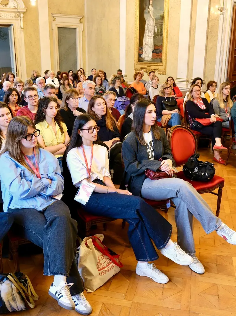 Il pubblico a uno degli incontri nel palazzo della Regione