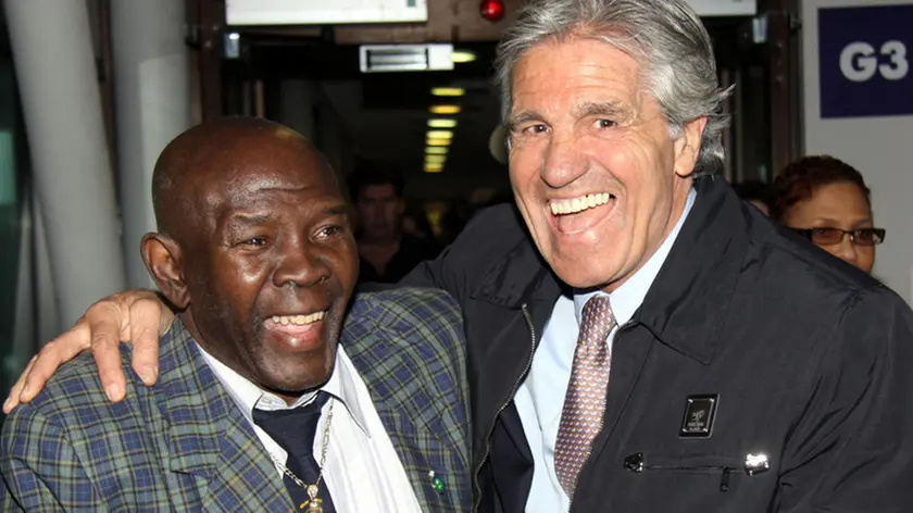 L’abbraccio tra Emile Griffith e Nino Benvenuti