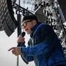 Vasco Rossi sul palco di Bibione (foto dalla pagina FaceBook ufficiale)