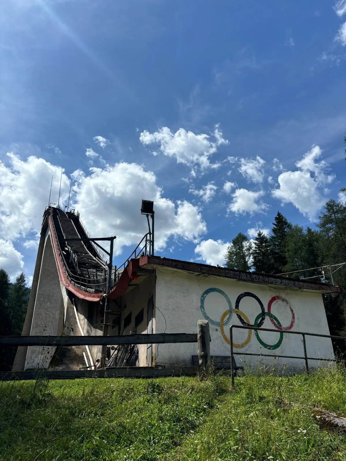 Il trampolino olimpico di Zuel, che verrà in parte restaurato entro i Giochi 2026