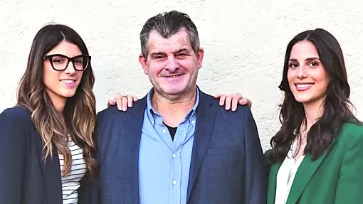 Da sinistra Eva, Moreno e Laura Tomasoni