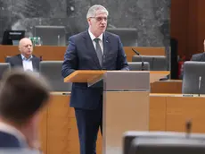 Bostjan Poklukar nel Parlamento sloveno