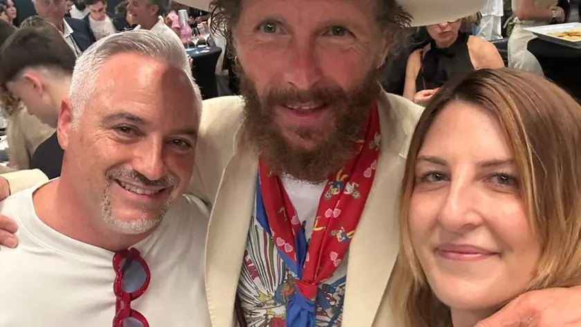 Da sinistra Marcello Marinelli (Executive Director iVison tech), Lorenzo Jovanotti ed Eva Fulchir (CEO di iVision Tech)