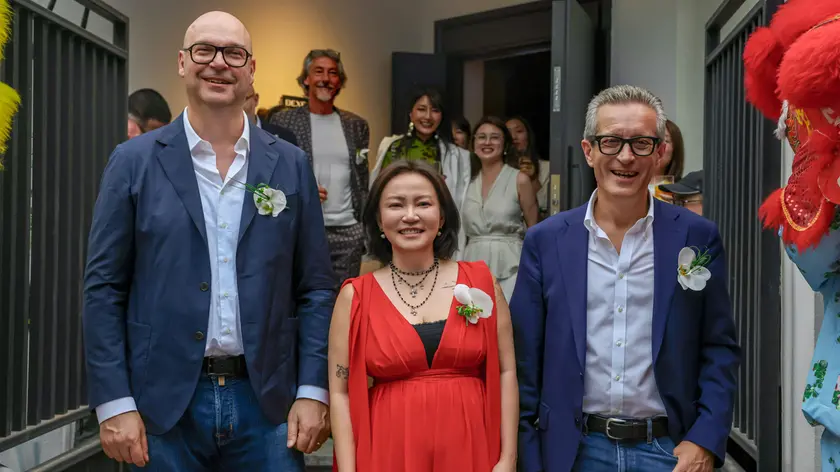 Da sinistra, Andrea Sasso, Vincy Ho e Giorgio Gobbi a Shanghai