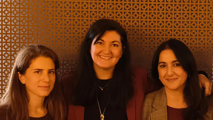 Da sinistra le "anime" di Promama: Anna Desantis, Claudine Rollandin e Carla Sapuppo. Dello staff fa parte anche Marta Pellegrini