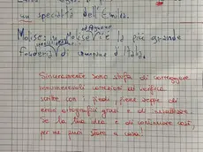 Il compito dell'alunno di dieci anni e il giudizio della maestra finito nella bufera