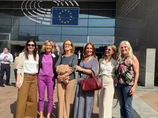 La presentazione del podcast a Bruxelles, quarta da sinistra l'europarlamentare Donazzan