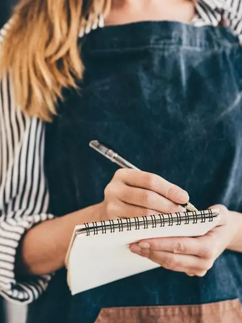 Molestie, sfruttamento e stress: il racconto di una studentessa che ha lavorato come stagionale