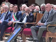 Le autorità in prima fila: prefetto Forlenza, sindaco Giordani, ministro Crosetto