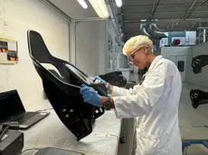 Una donna al lavoro. Il Nord Est è un passo indietro per quanto riguarda la governance femminile delle sue aziende