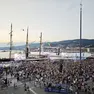 La grande folla davanti a Nave Palinuro (Lasorte)
