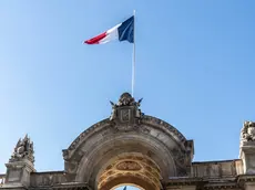 La bandiera francese sventola all’Eliseo
