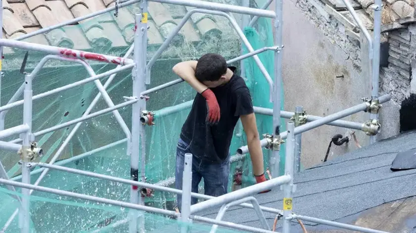 Allarme caldo nei cantieri