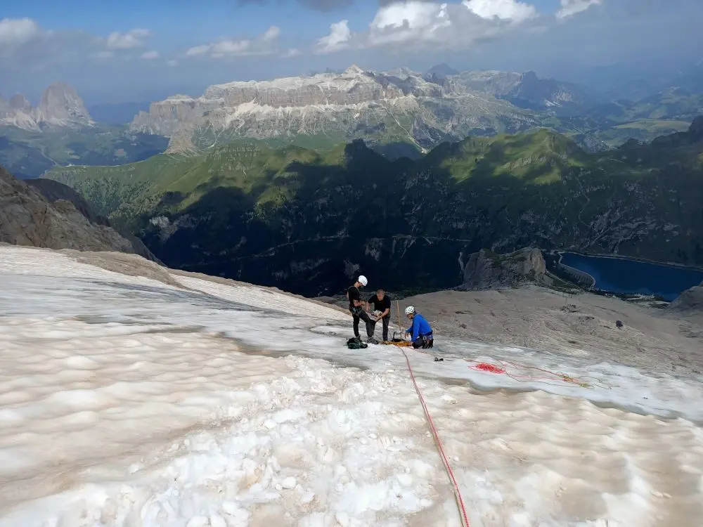 Ricercatori sulla Marmolada