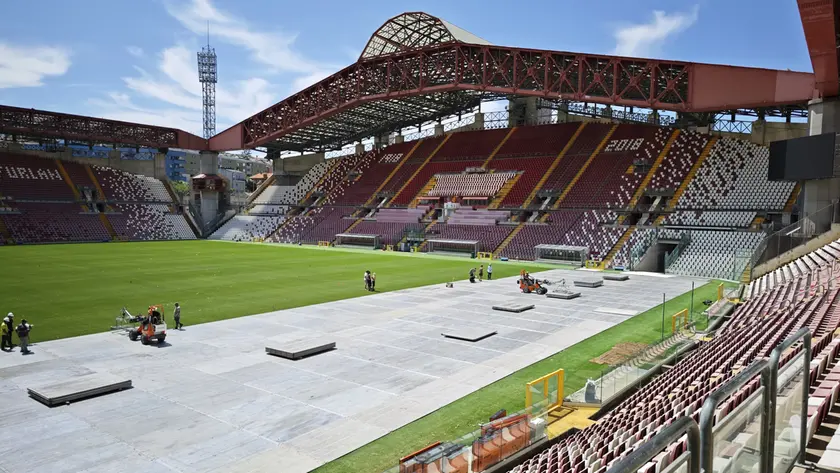 I lavori allo stadio Rocco per il concerto di Robbie Williams (Lasorte)