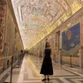 L’attrice Lily Collins in visita serale ai musei vaticani a Roma