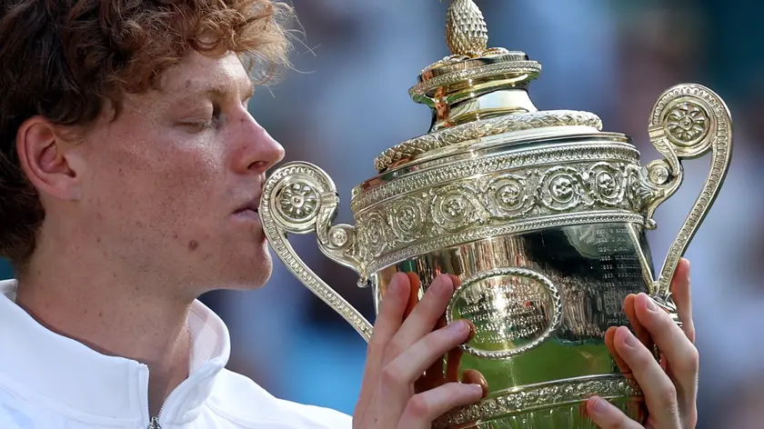 Jannik Sinner è il primo italiano a vincere Wimbledon
