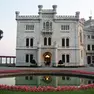 Al castello di Miramare, a Trieste, i sentieri sono riqualificati con un mix di scarti dei cementifici