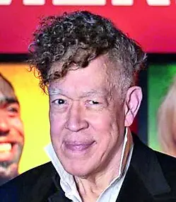 Andres Serrano, 75 anni, fotografo controverso