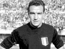 Ezio Loik con la maglia del Torino