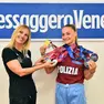 Ad accompagnare la campionessa c'è la mamma-allenatrice Spela