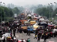 L'esodo dei cittadini serbi in fuga dopo l'Operazione tempesta del 1995 (Foto Vecernje Novosti) )