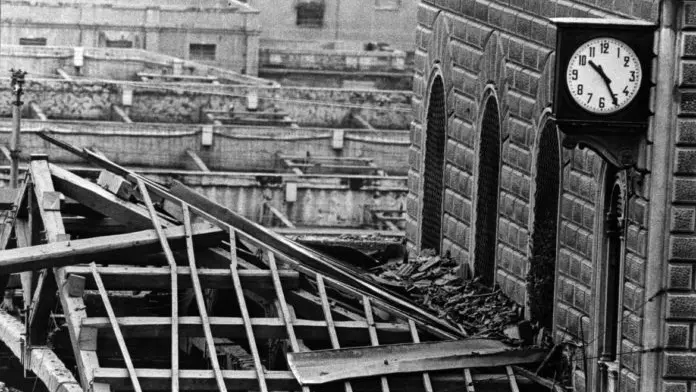 Un'immagine della strage di Bologna
