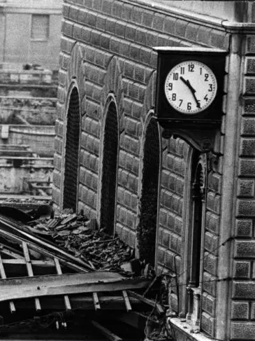 Un'immagine della strage di Bologna