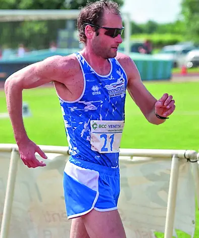 Alex Schwazer con i colori dell’Atletica San Biagio nel giorno del suo debutto con la società veneta.