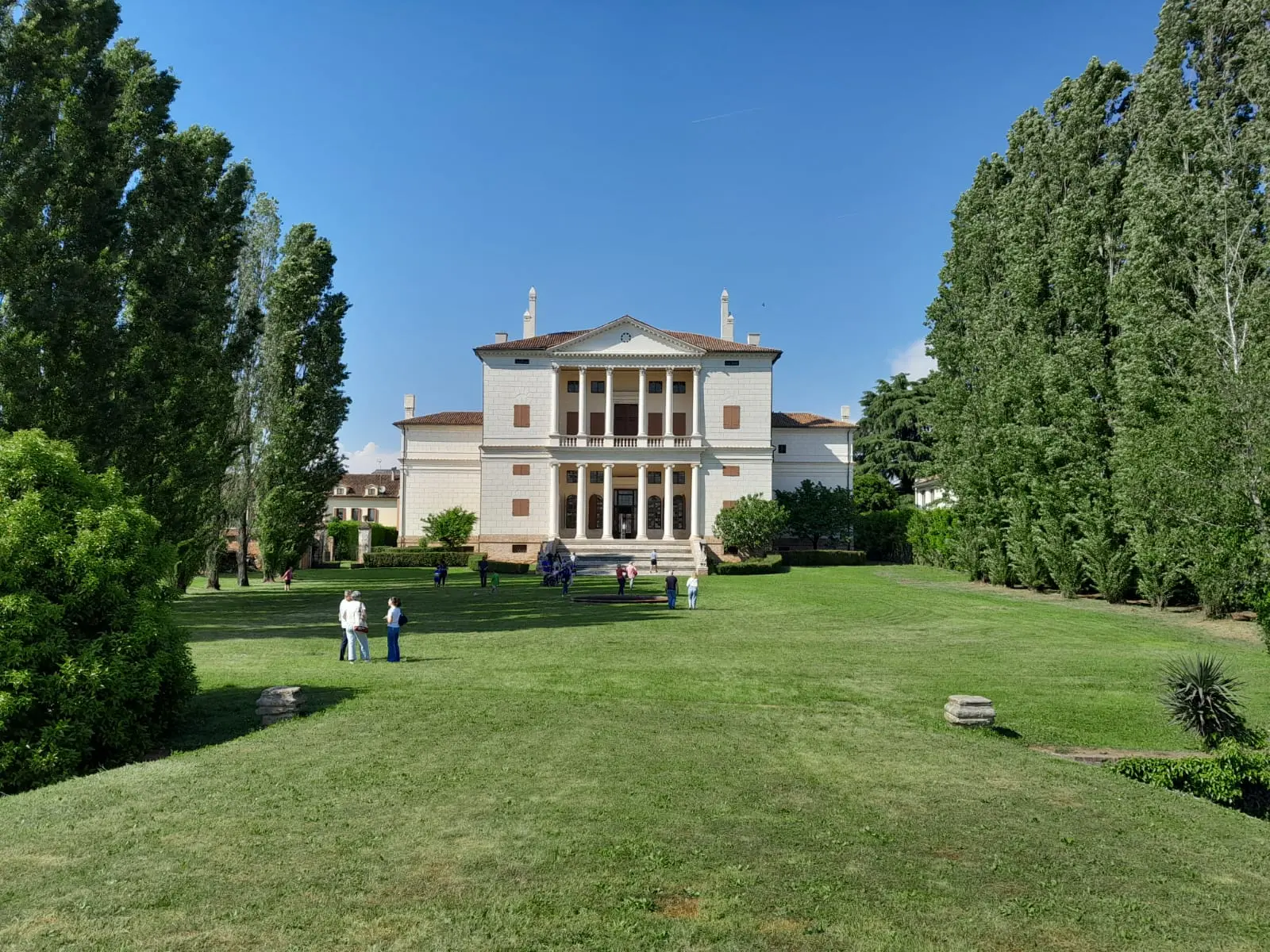 Una veduta della facciata di villa Cornaro a Piombino Dese, che ha ispirato anche la Casa Bianca
