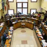 L’aula affollata durante un a seduta di Consiglio regionale a Palazzo Ferro Fini, a Venezia: al centro, i banchi della giunta