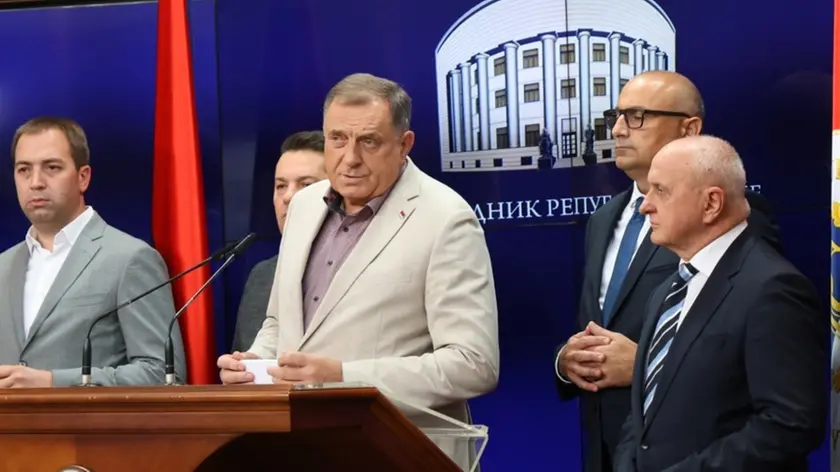 Milorad Dodik durante la conferenza stampa