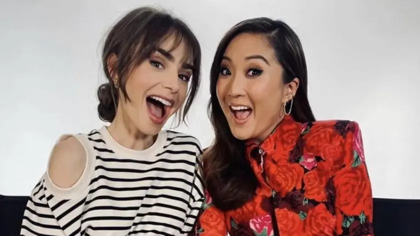 Le attrici Lily Collins (nella serie interpreta Emily Cooper) e Ashley Park (interpreta Mindy)