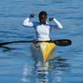 Nersam in acqua con la sua canoa