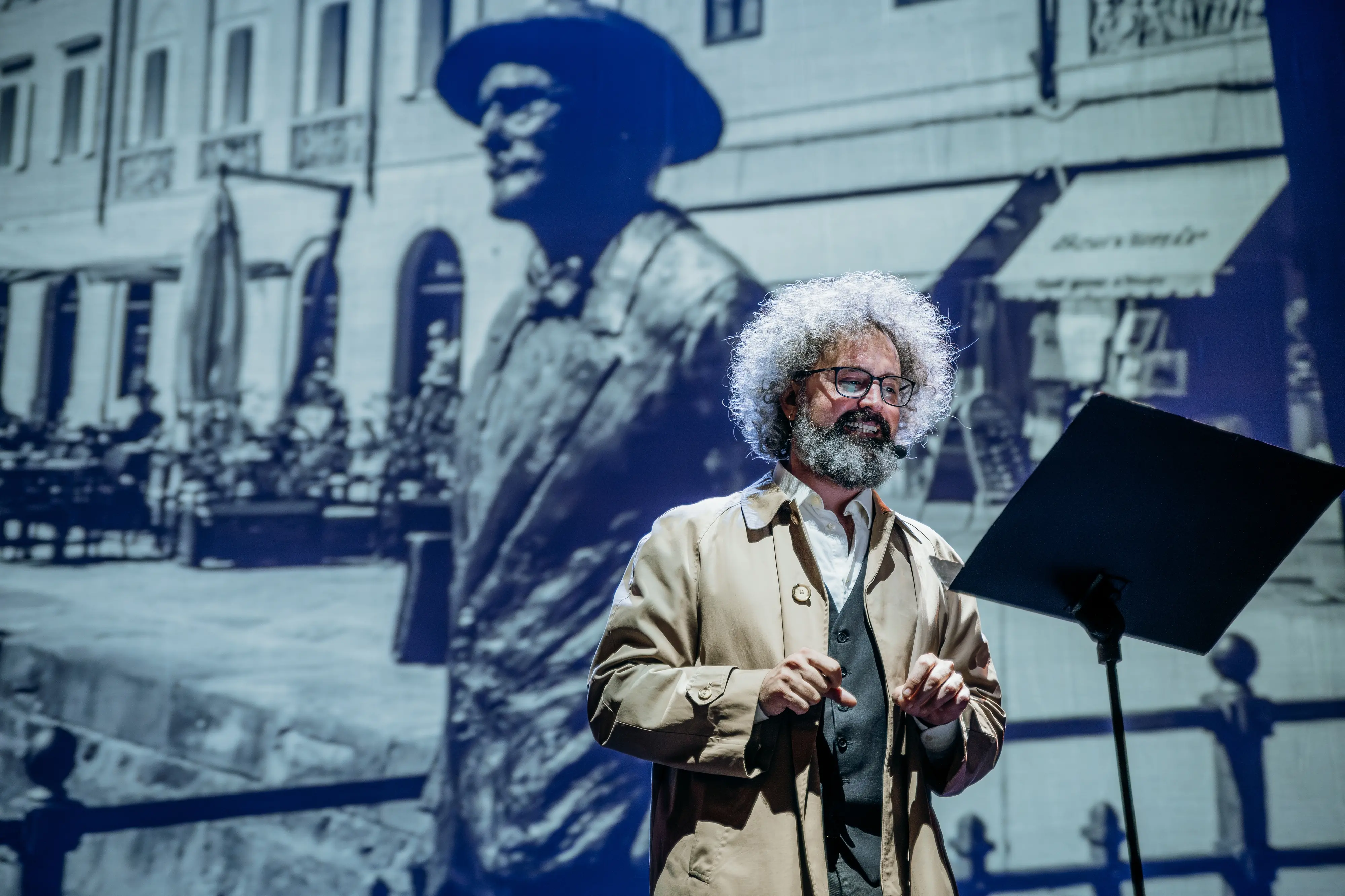 Simone Cristicchi in Trieste 1954. Inaugurerà la stagione al Rossetti