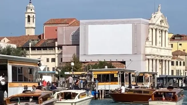 Al Lido di Venezia si arriva in vaporetto